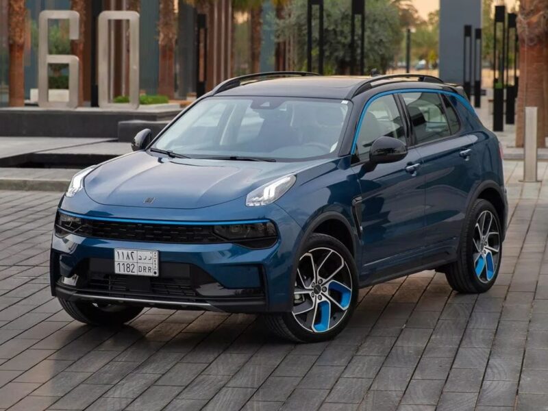 lynk-and-co-01-suv-mediano lynk and co suv color azul
